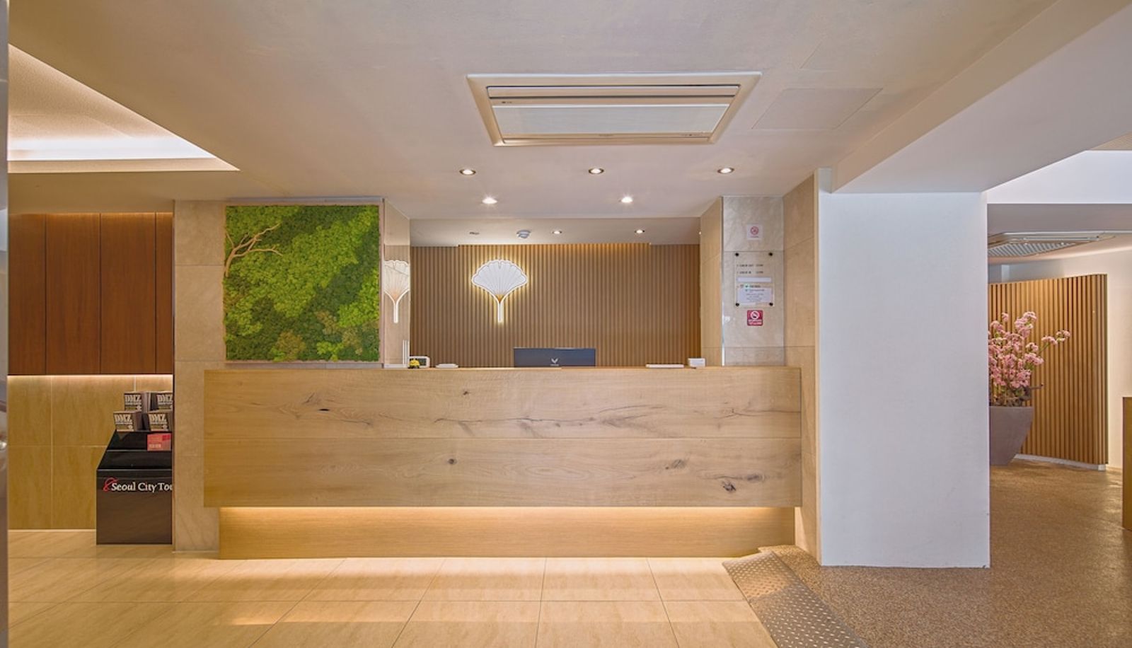 Reception - Namsan Hill Hotel