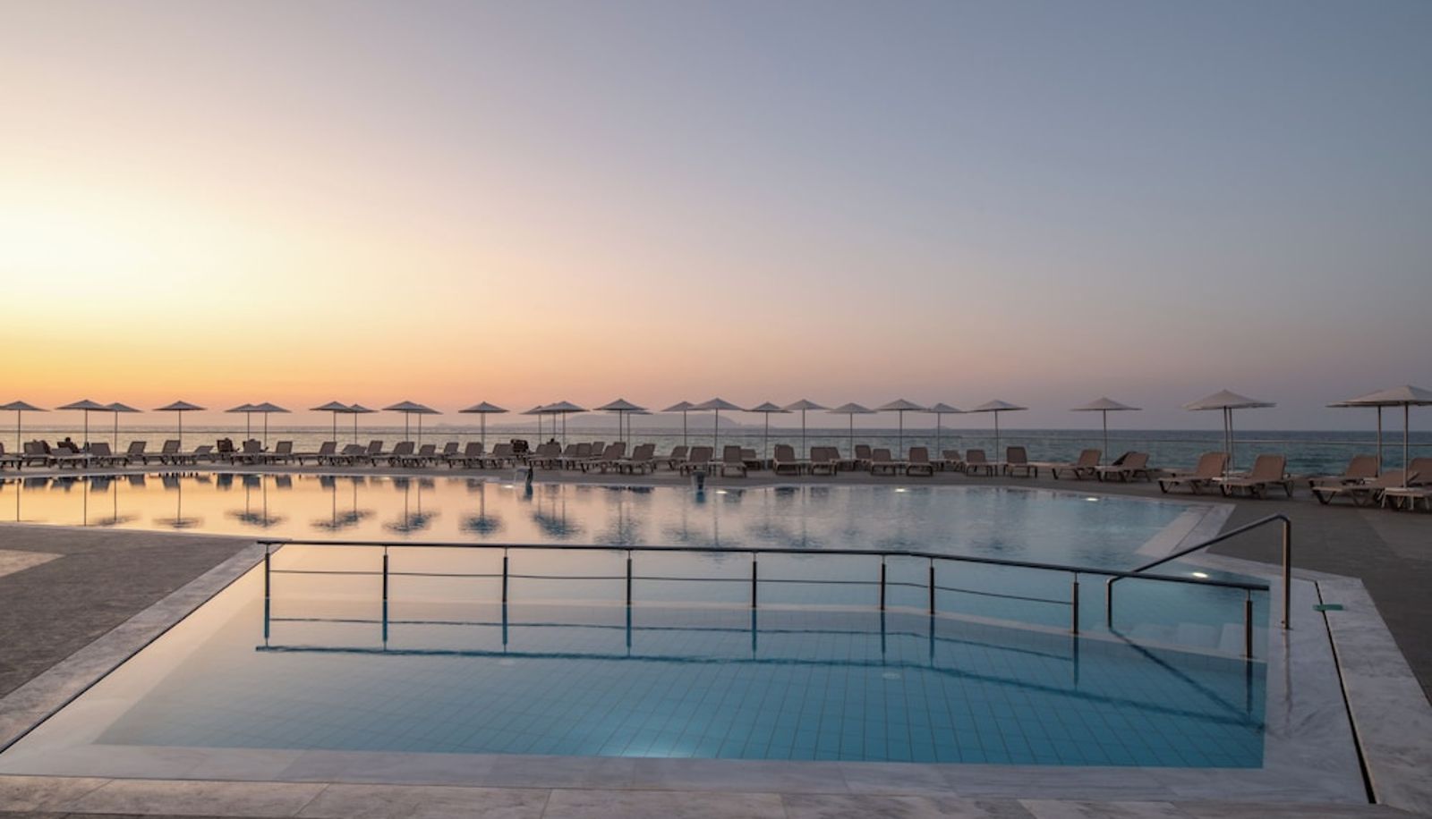Piscina - Themis Beach Hotel