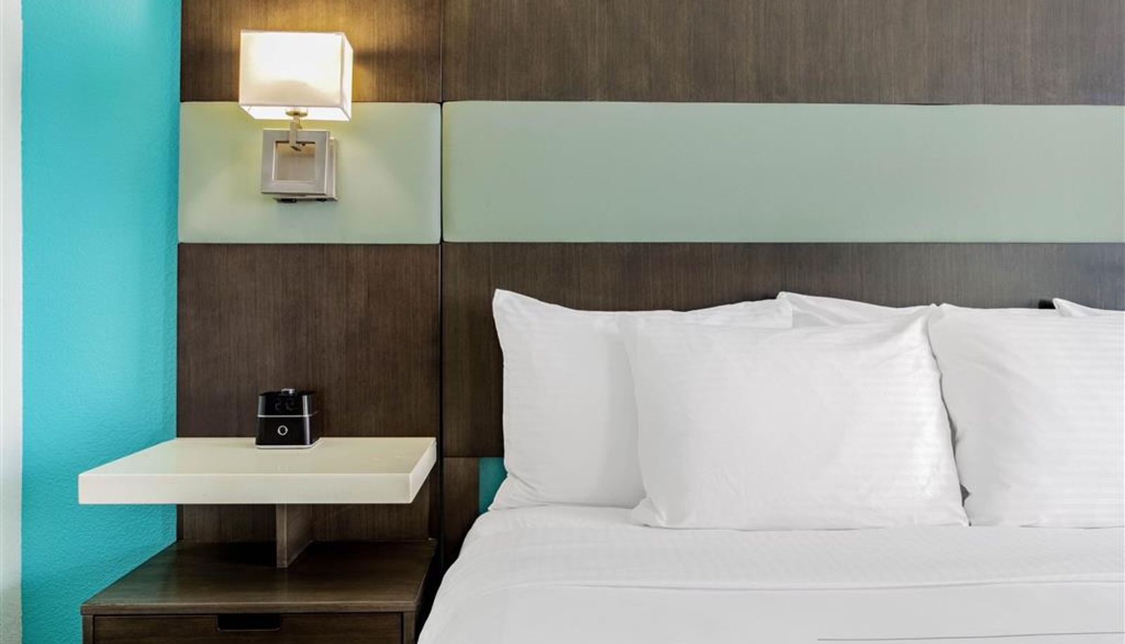 Room - La Quinta Inn & Suites by Wyndham Northlake Fort Worth