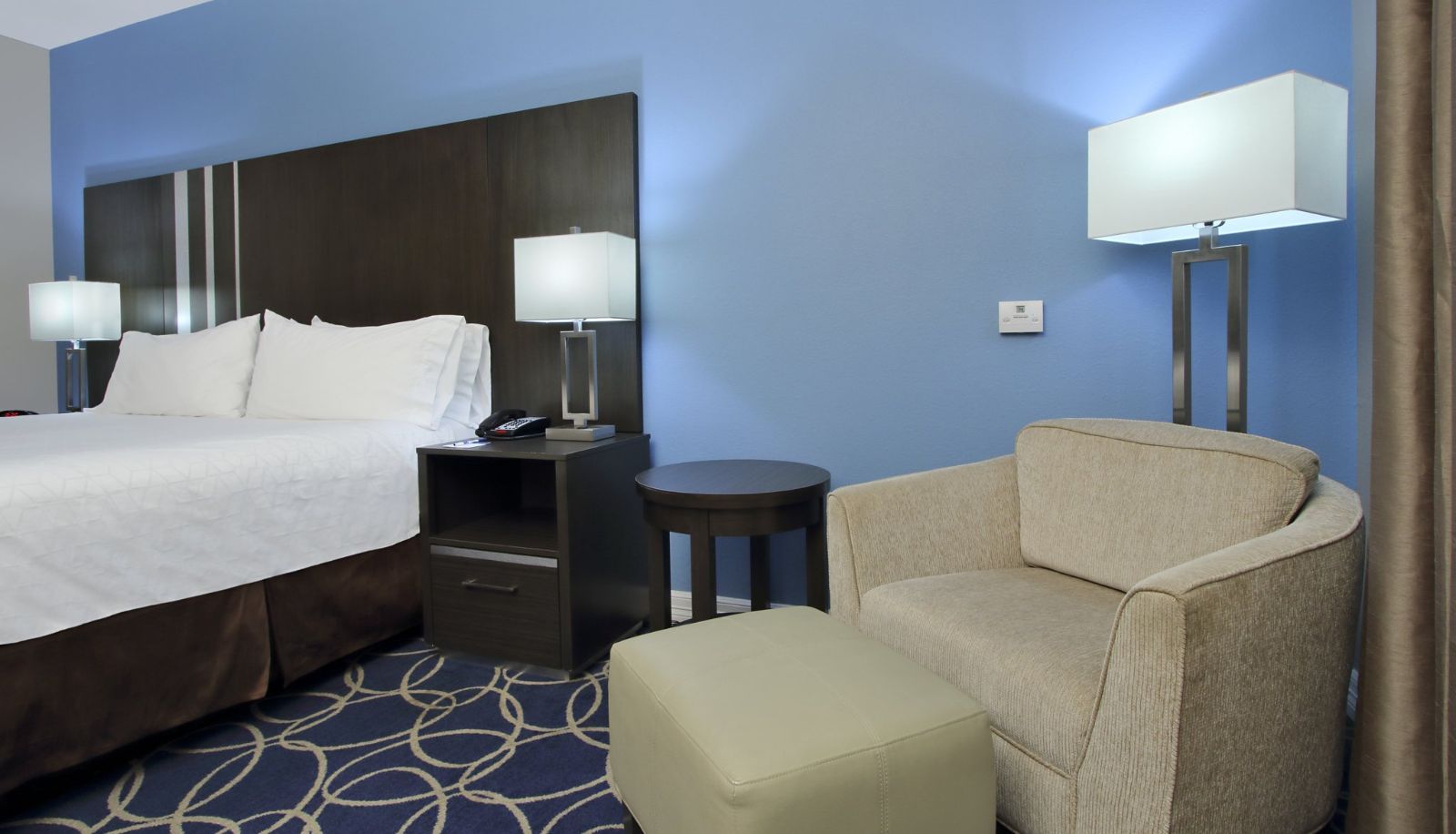 Room - Holiday Inn Express & Suites HOUSTON NORTH - IAH AREA by IHG