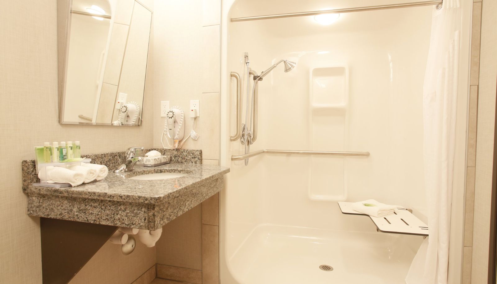 Room - Holiday Inn Express FORT ST JOHN by IHG