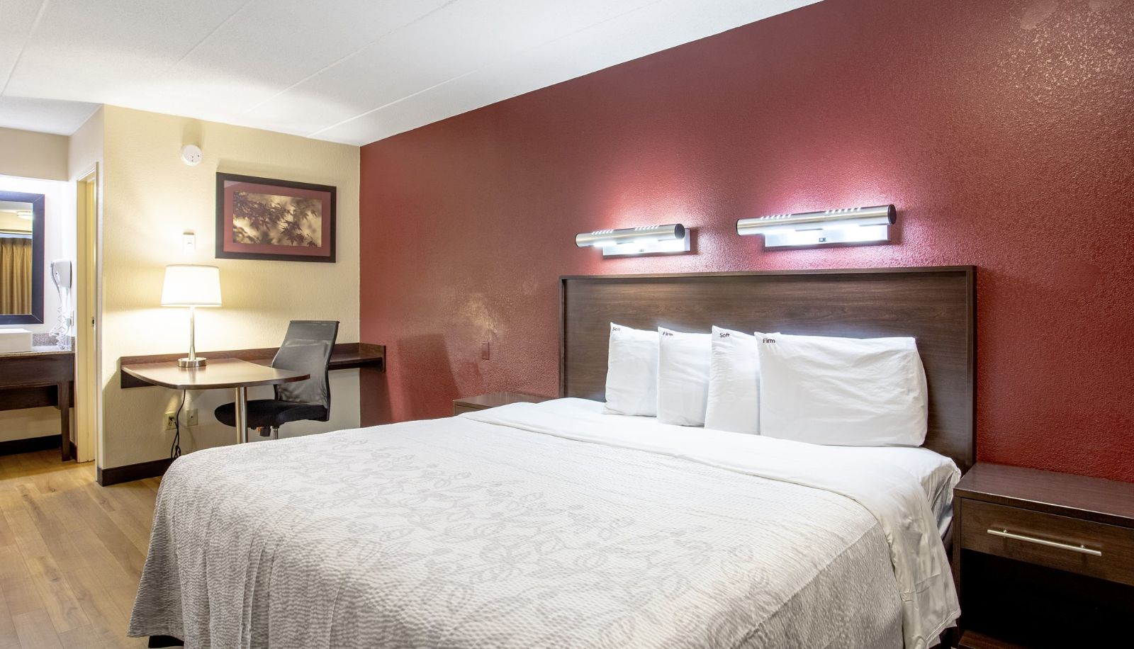 Room - Red Roof PLUS+ Baltimore-Washington DC/BWI Airport
