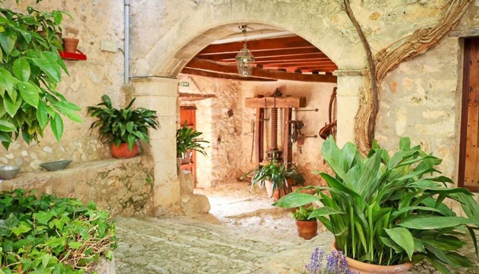 Hotel outdoor area - Agroturismo Petita Mare