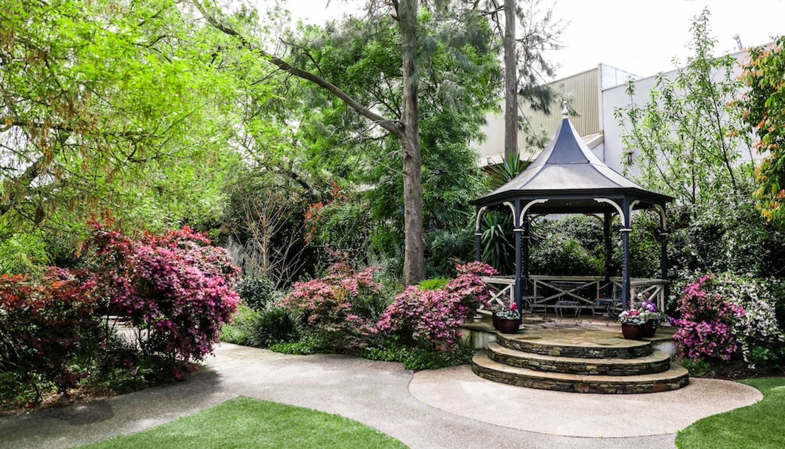 Garten - Elizabethan Lodge