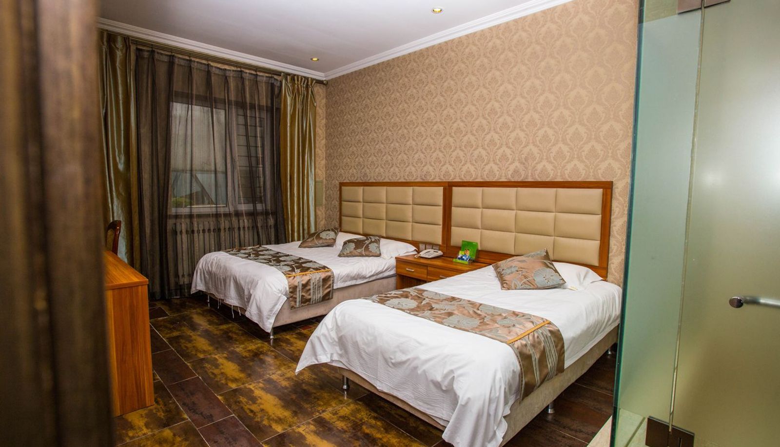 Room - Central Street Mansion Hotel (Sofia Church Store)