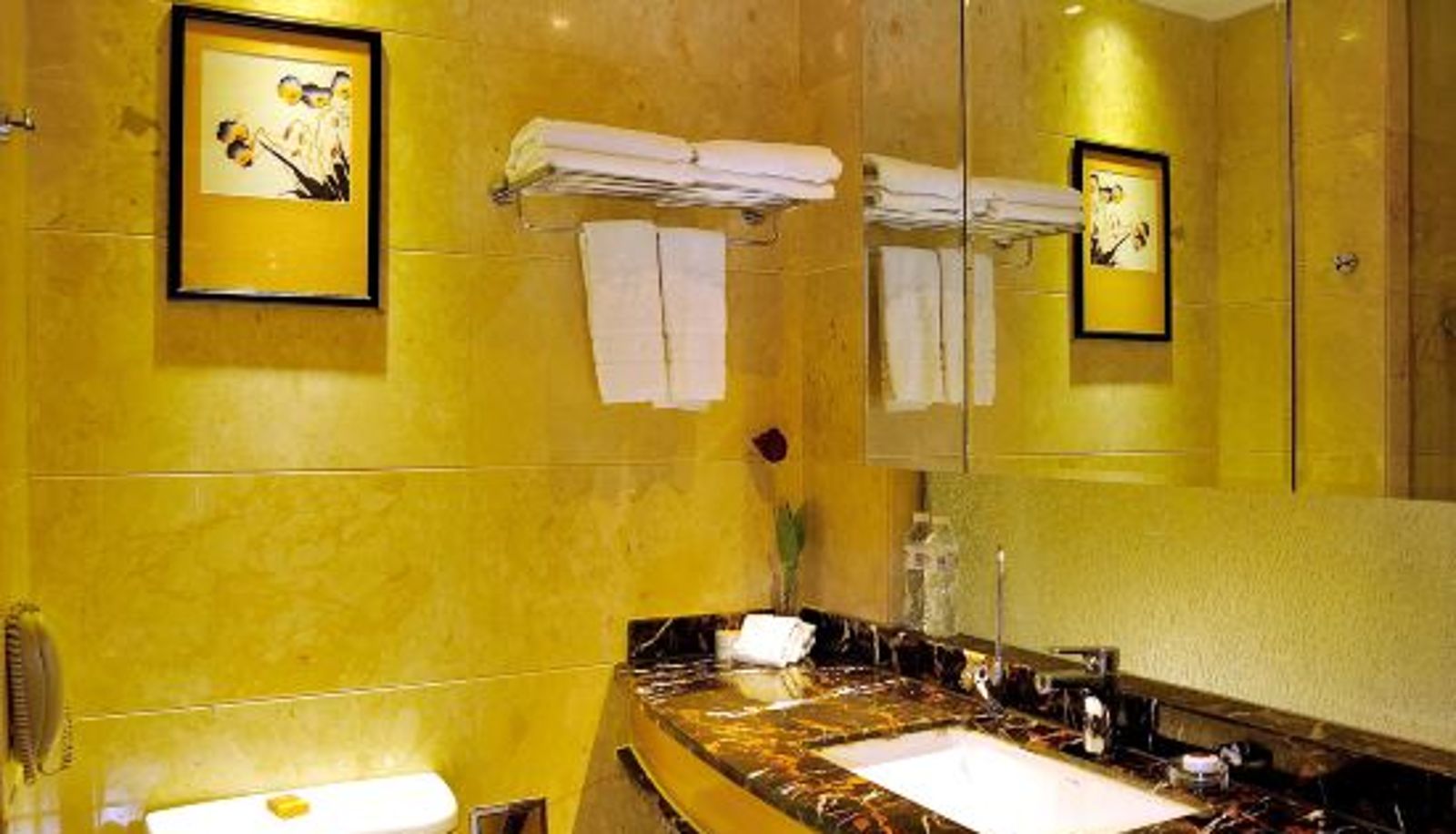 Zimmer - Century Dynasty Hotel