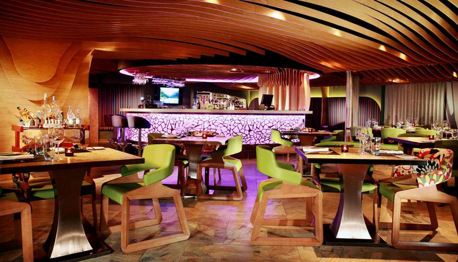 Bar - The Luxe Manor