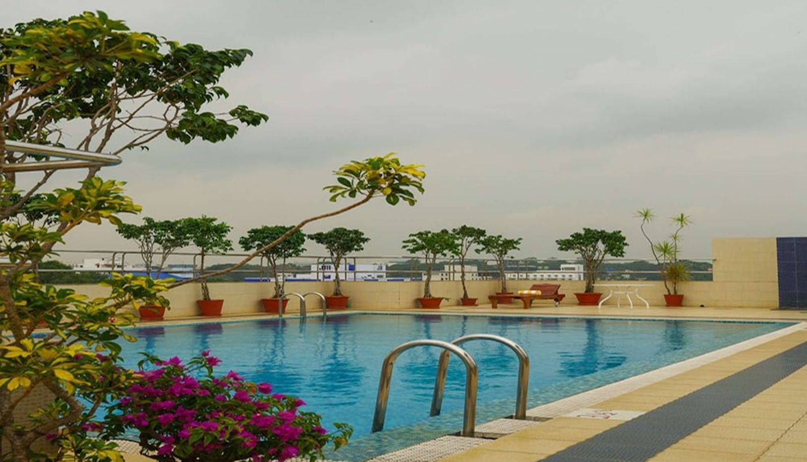 Pool - Classic Sarovar Portico Thiruvananthapuram
