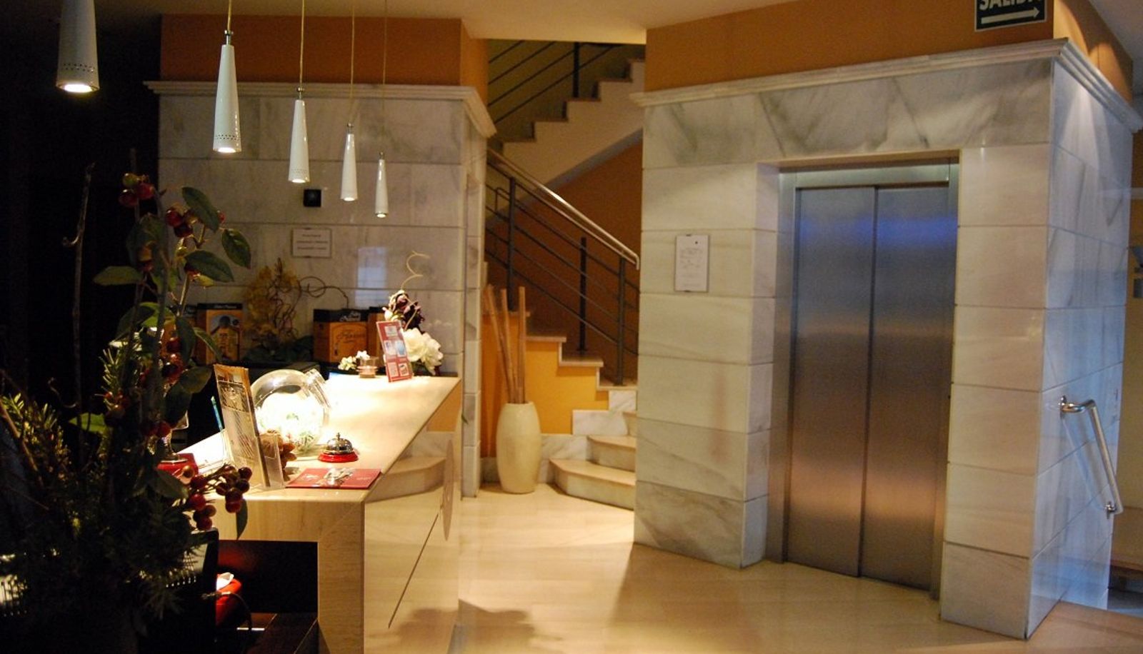 Lobby - MIERES DEL CAMINO