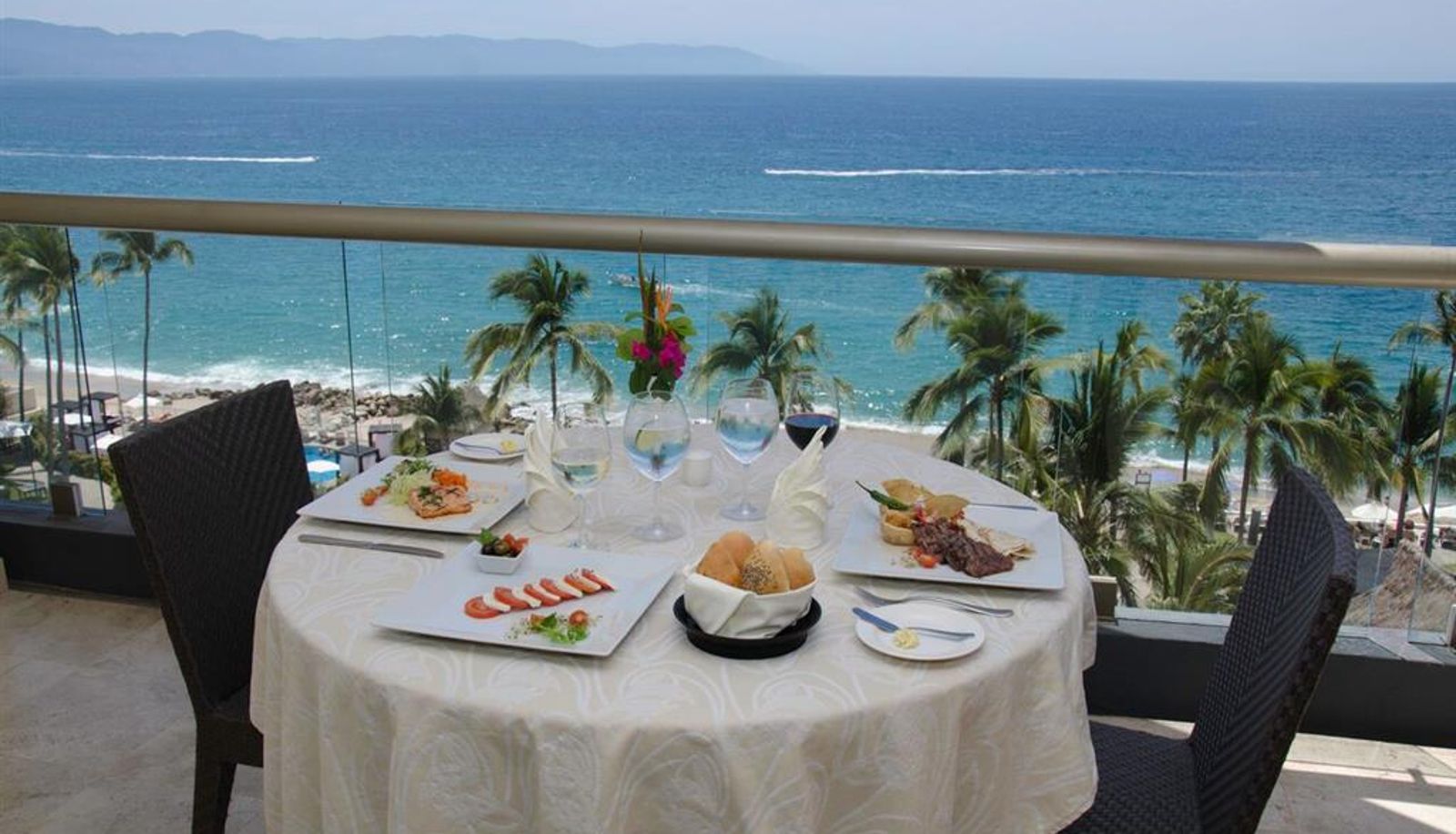 Room - SUNSET PLAZA BEACH RESORT AND SPA