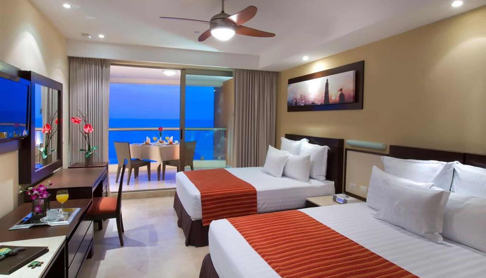 Zimmer - SUNSET PLAZA BEACH RESORT AND SPA