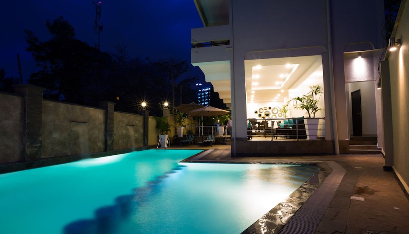 Piscina - REATA APARTMENT HOTEL