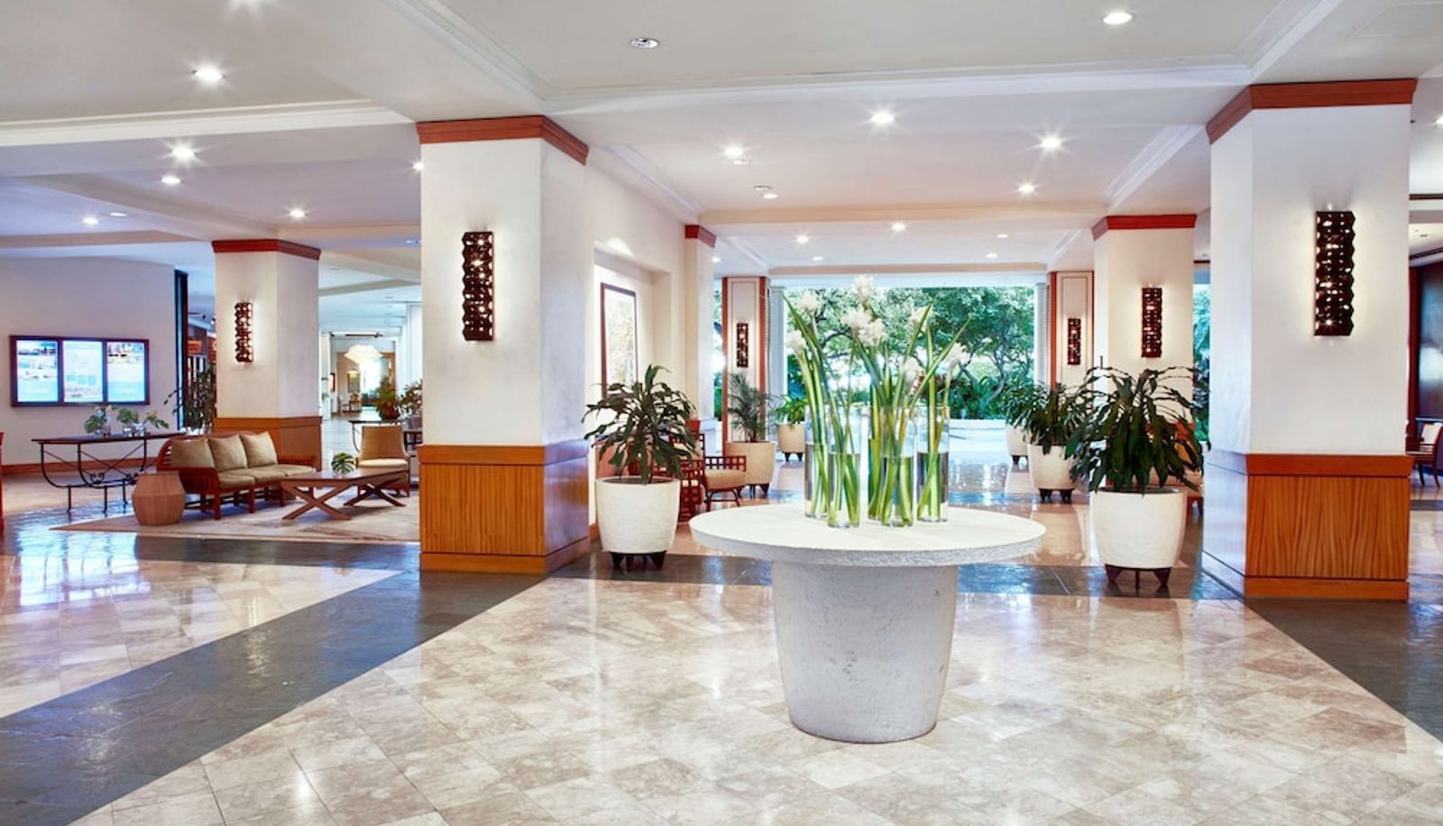 Lobby - Ilikai Hotel & Luxury Suites