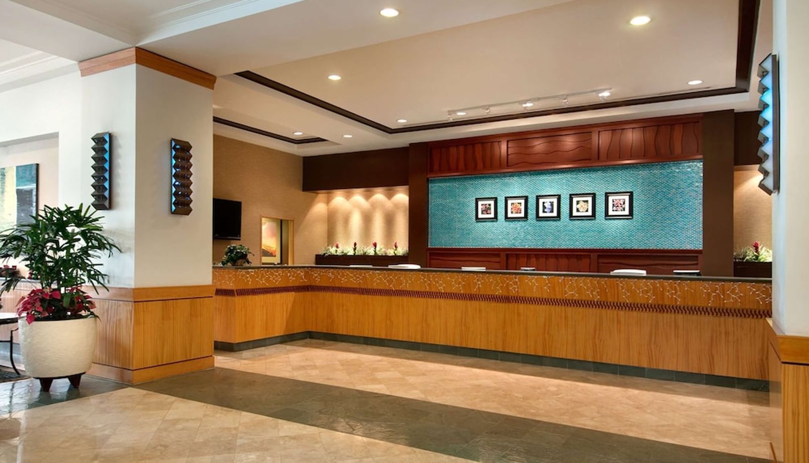 Lobby - Ilikai Hotel & Luxury Suites