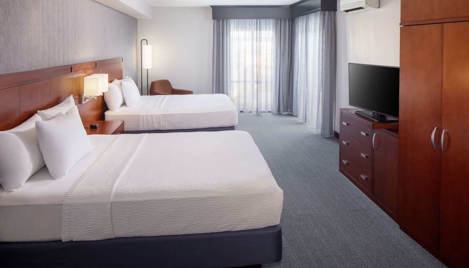 Zimmer - Courtyard by Marriott Charleston Downtown Civic Center