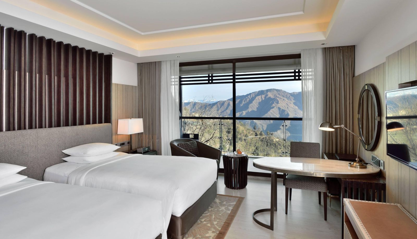 Zimmer - JW Marriott Mussoorie Walnut Grove Resort and Spa