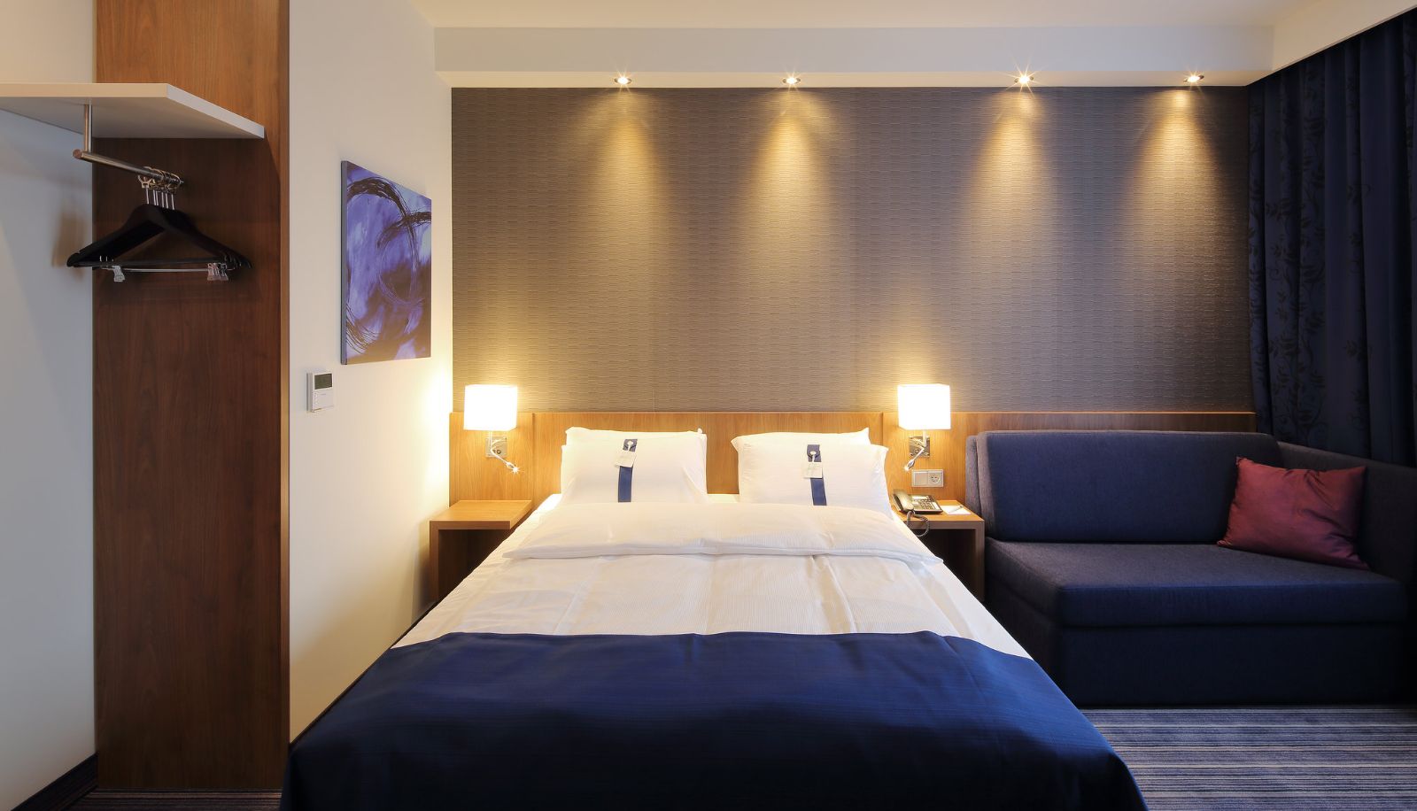 Zimmer - Holiday Inn Express FRIEDRICHSHAFEN by IHG