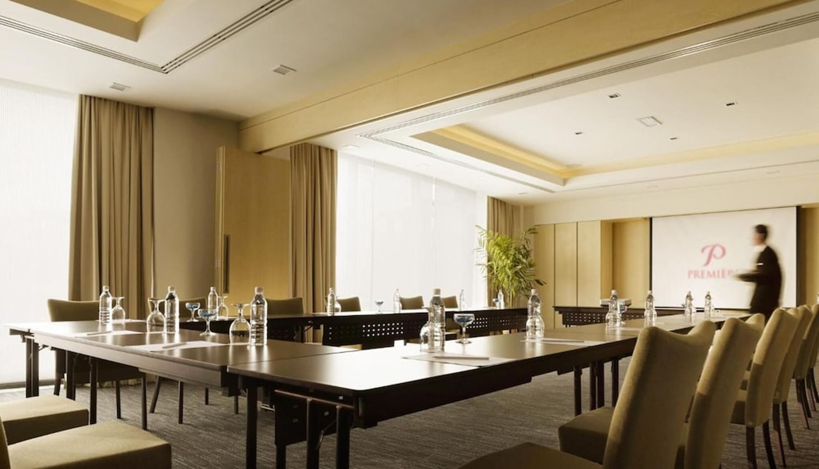 Vergaderruimte - Première Hotel