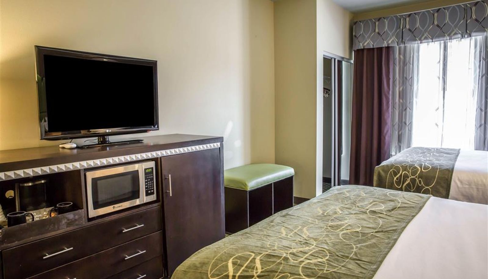 Zimmer - Comfort Suites New Bern near Cherry Point