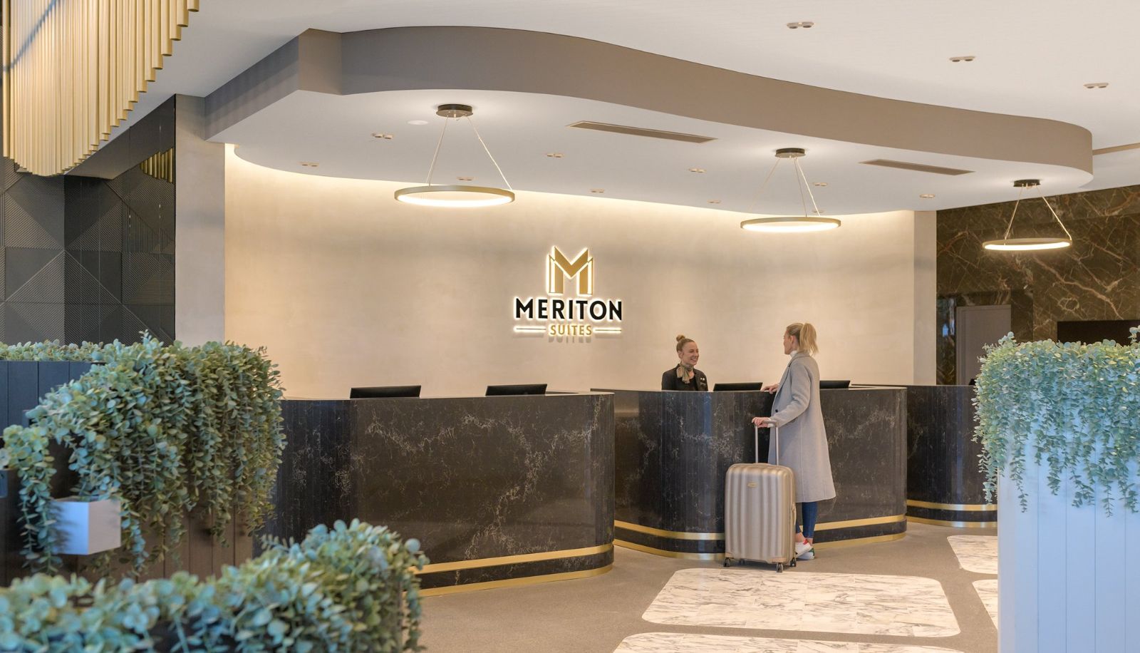 Hall - Meriton Suites Surfers Paradise