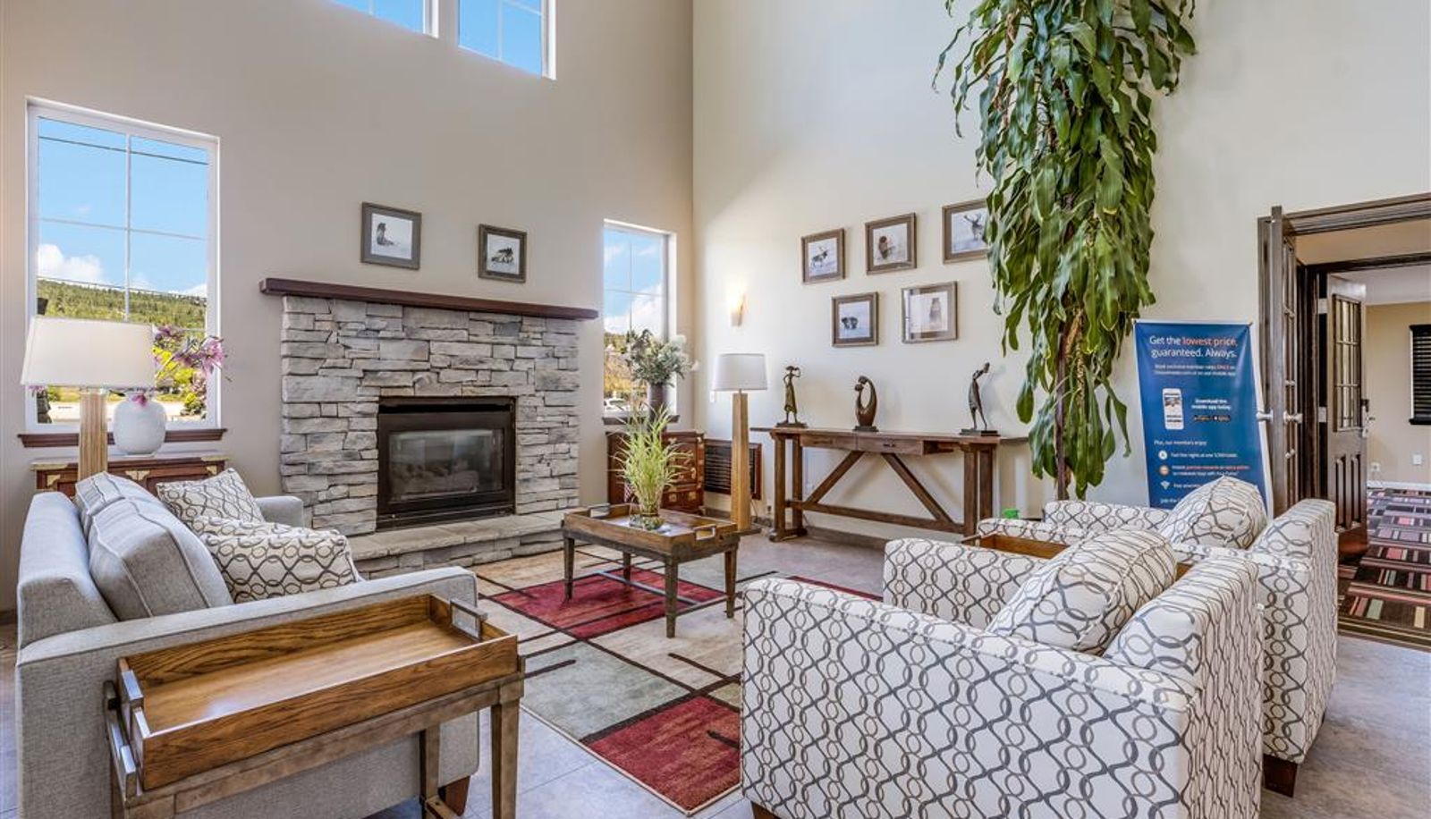 Lobby - QUALITY INN NEAR SUNCADIA RESORT