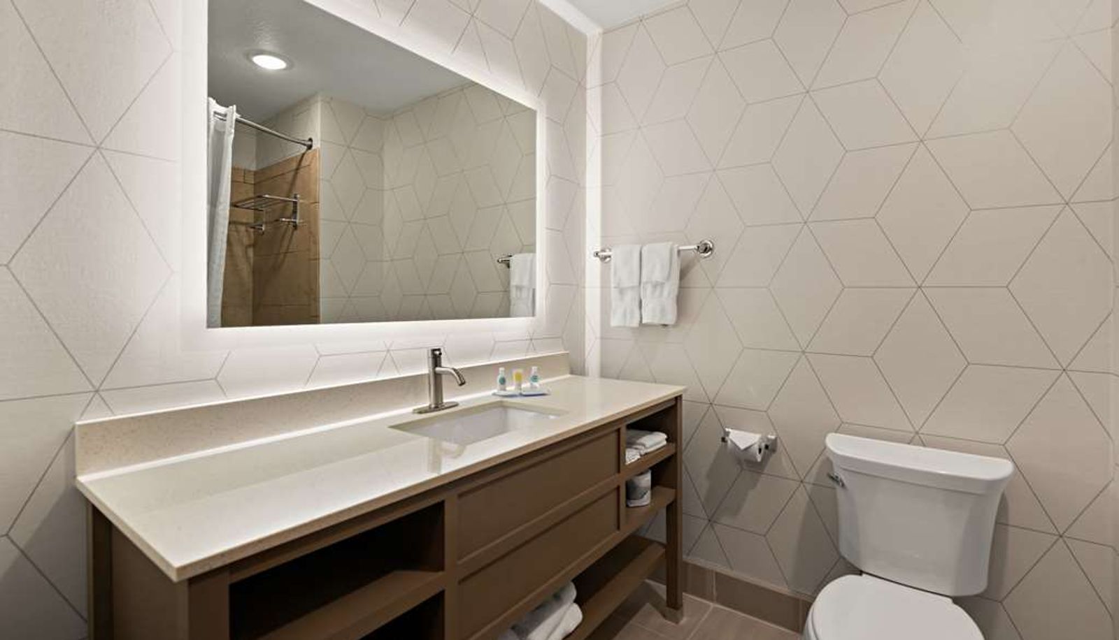 Zimmer - Comfort Suites Hudson I-94
