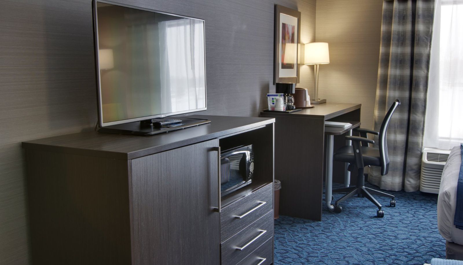 Room - Holiday Inn Express & Suites SIDNEY by IHG