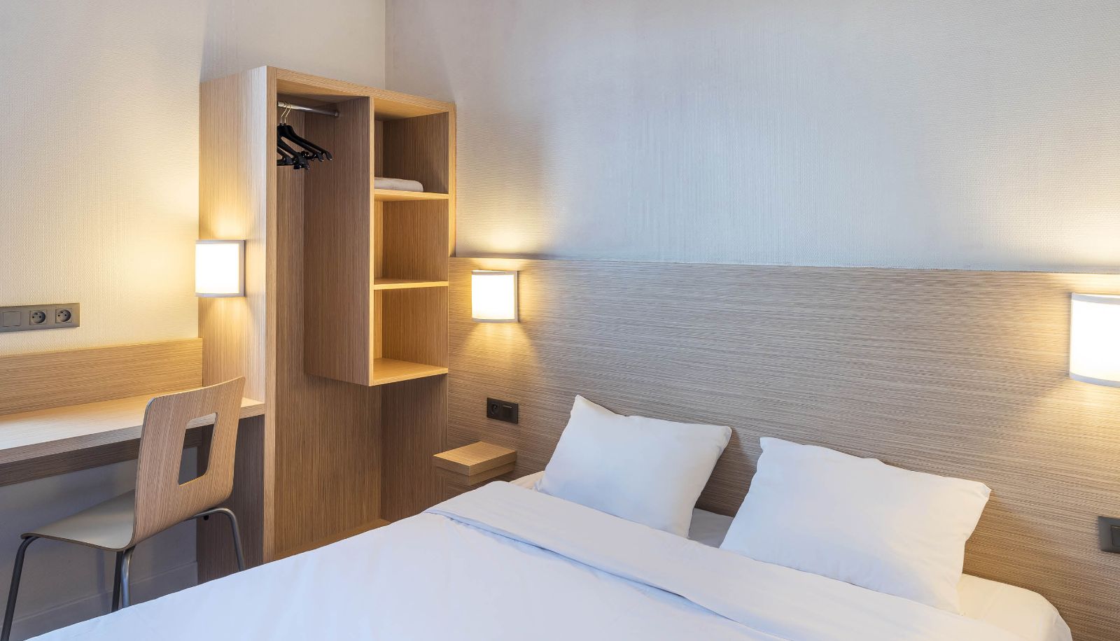 Room - B&B HOTEL LAVAL OUEST