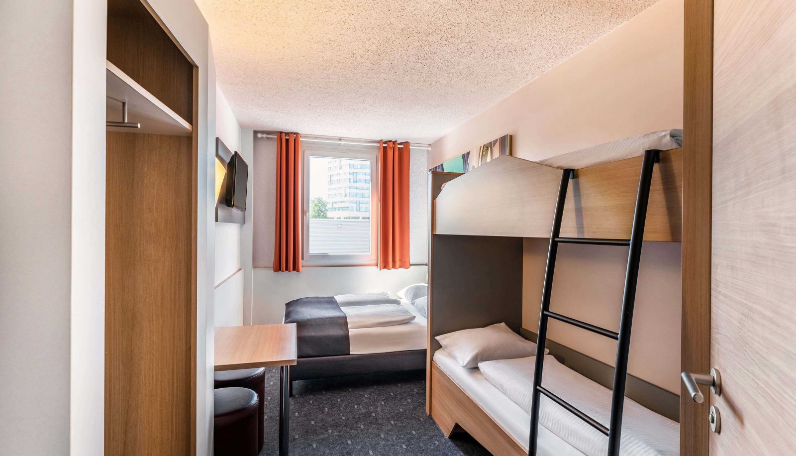 Camera - B&B Hotel Freiburg-Nord