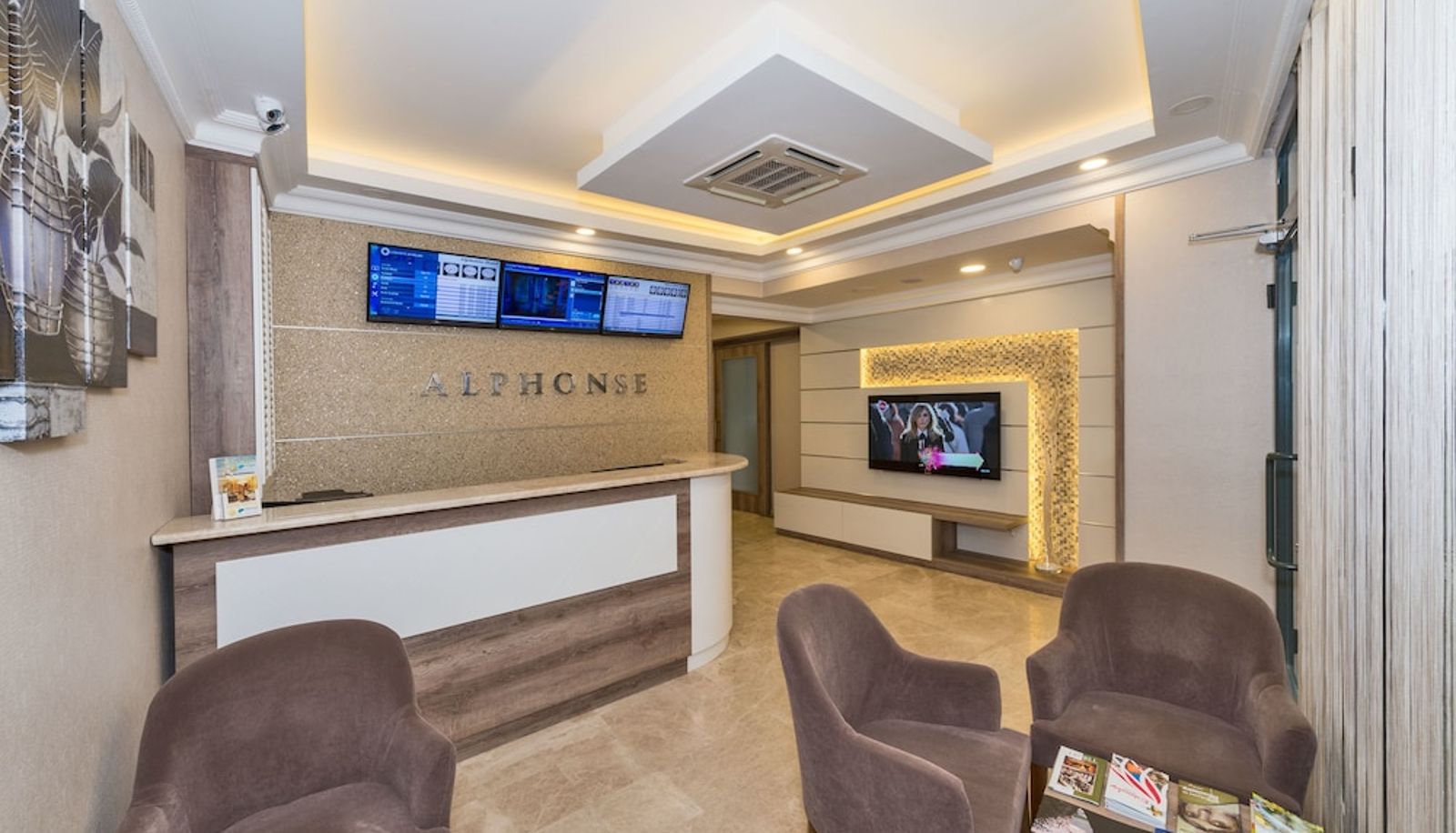 Recepción - Alphonse Hotel