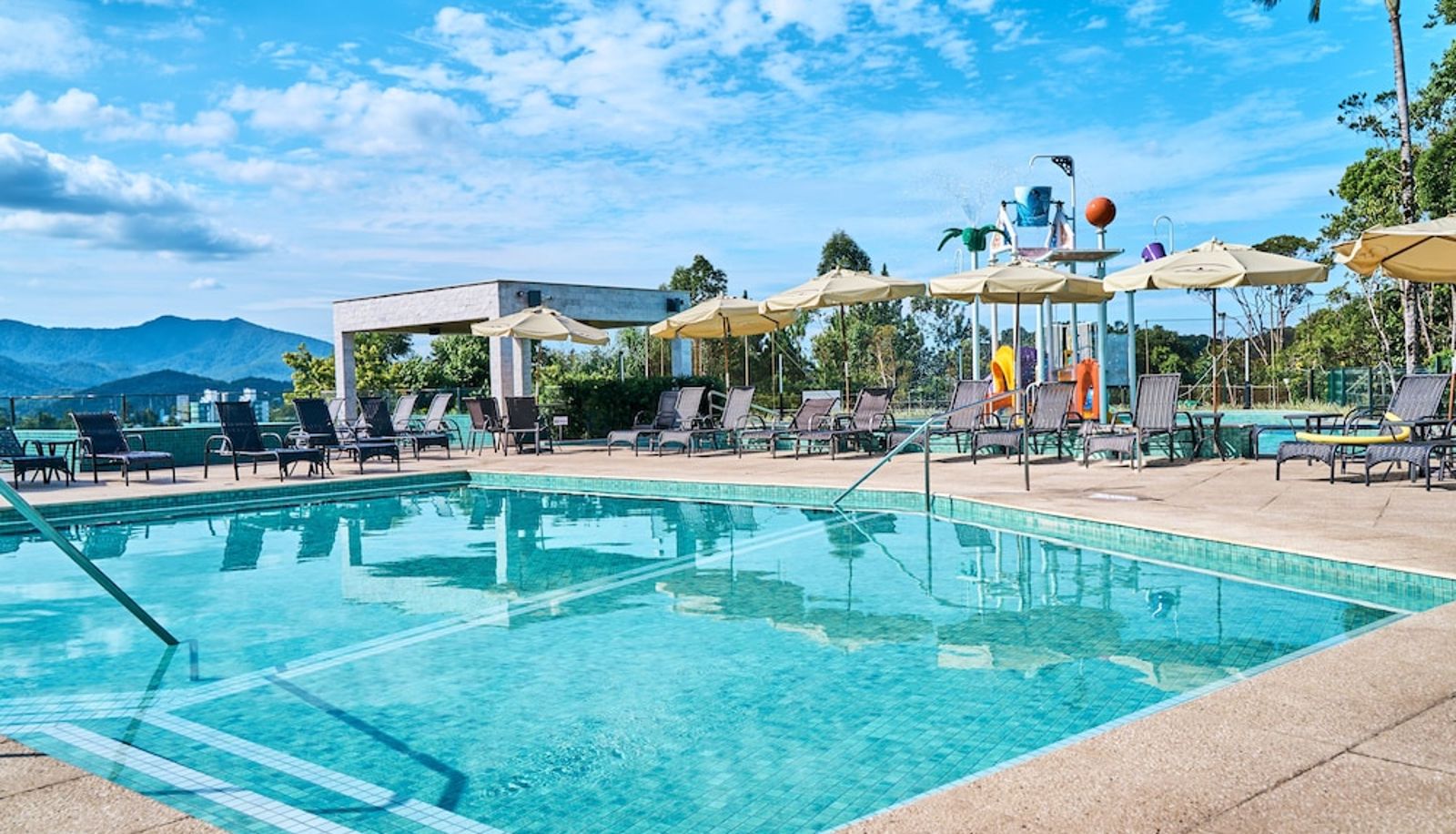Pool - Monthez Hotel & Eventos