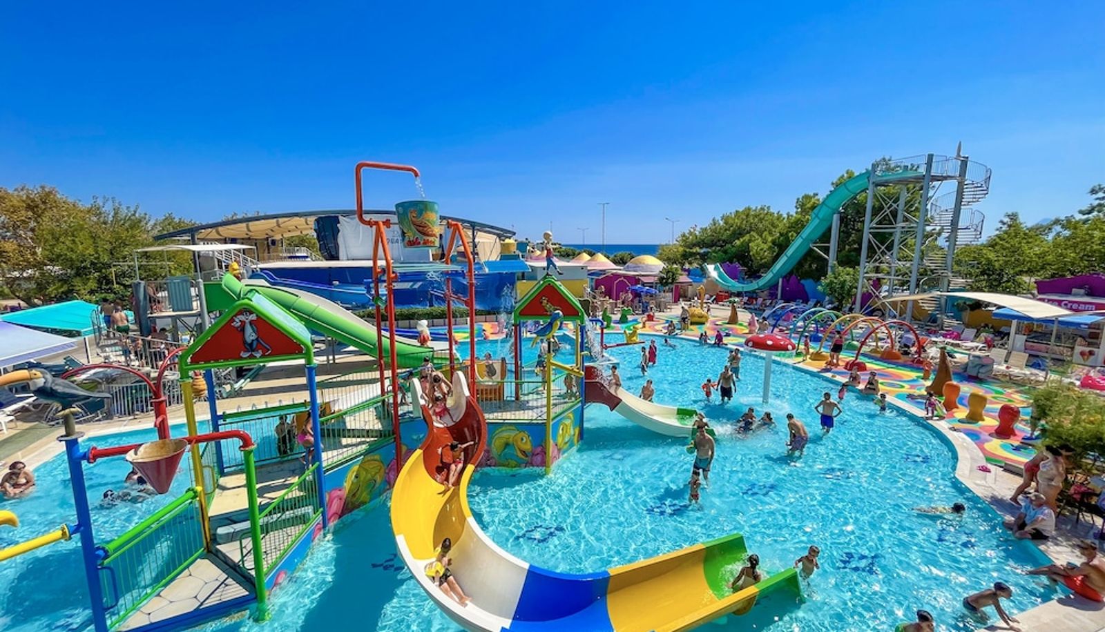 Daima Biz Hotel - Dolusu Aquapark Access - 5-star hotel in Kemer