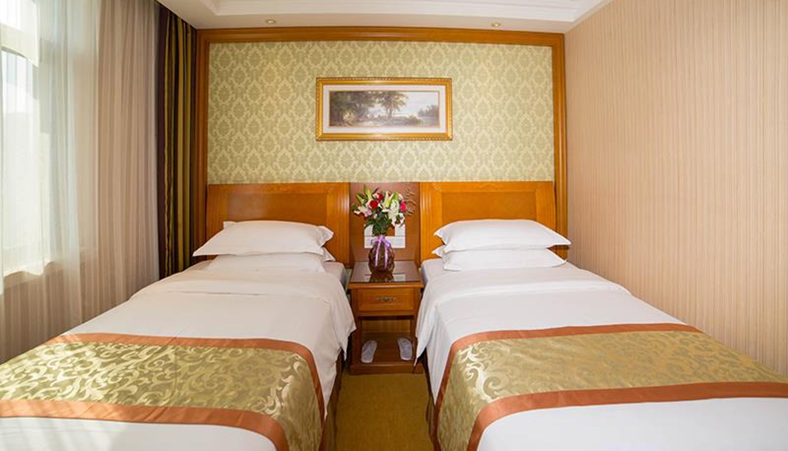 Kamer - Vienna Classic Hotel(Shandong Yantai Jinshatan Taishan Road Hotel)