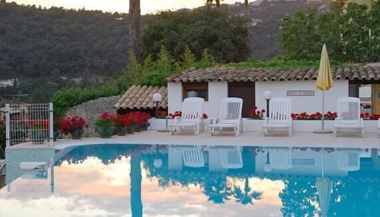 Basen - Hotel Le Hameau