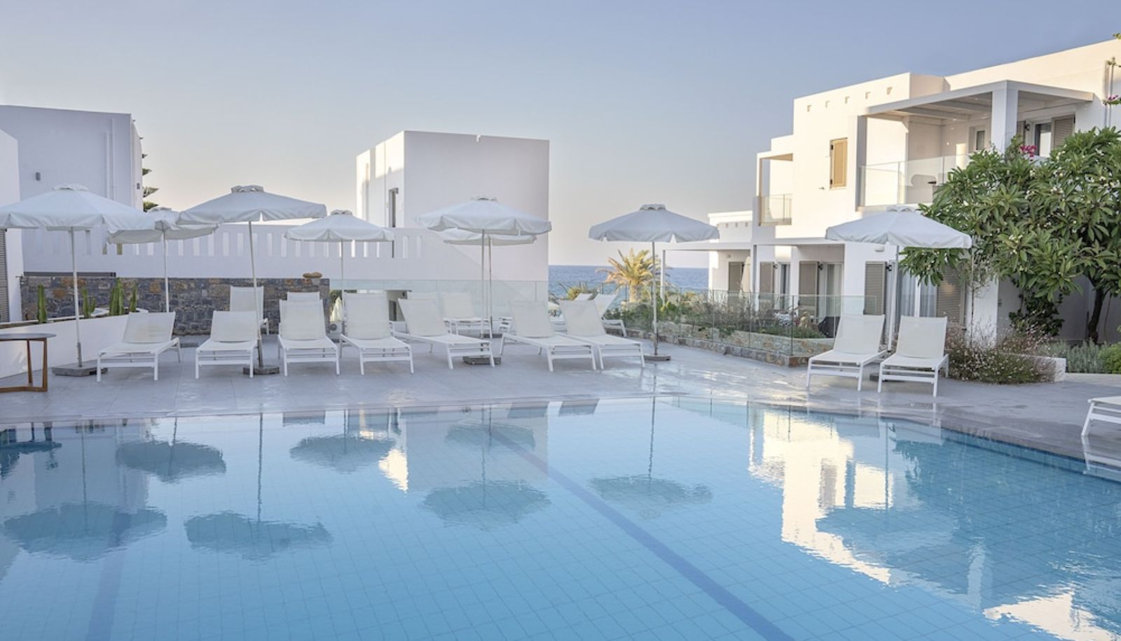 Pool - Maritimo Beach Hotel