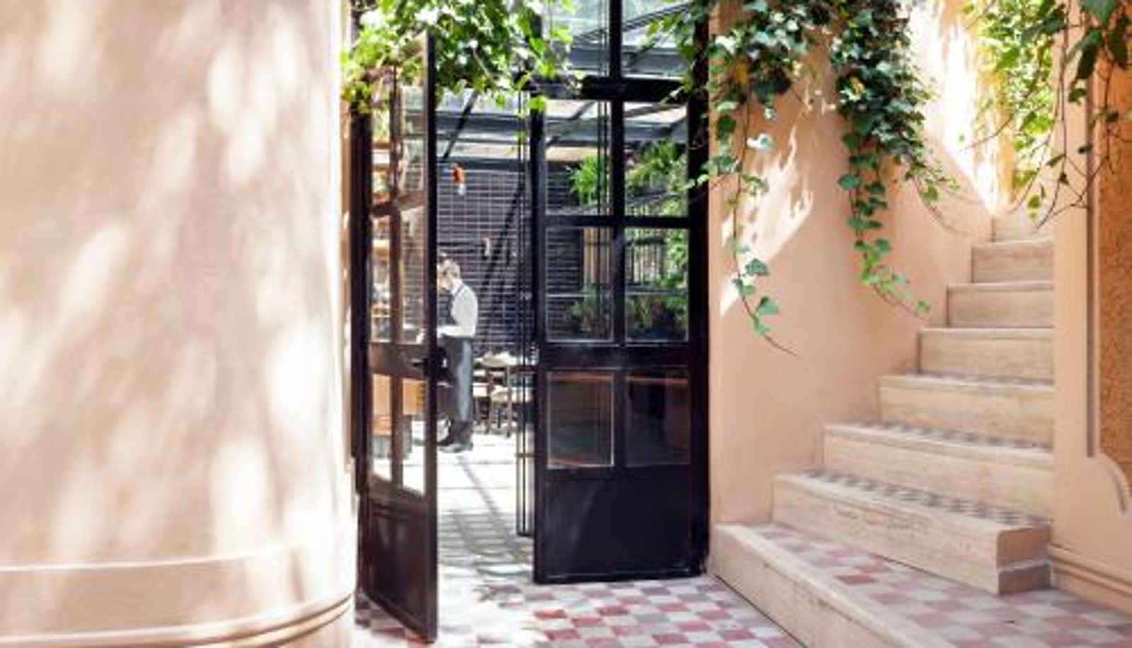 Info - Hotel The Corner Roma Townhouse
