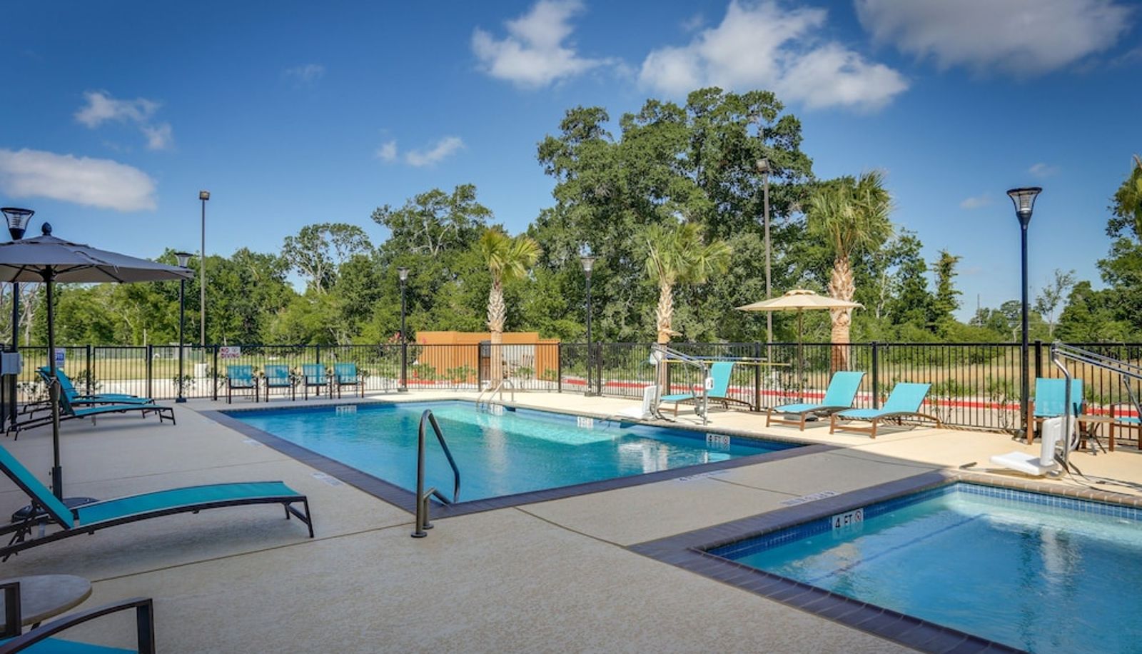 Pool - Candlewood Suites COLLEGE STATION AT UNIVERSITY by IHG