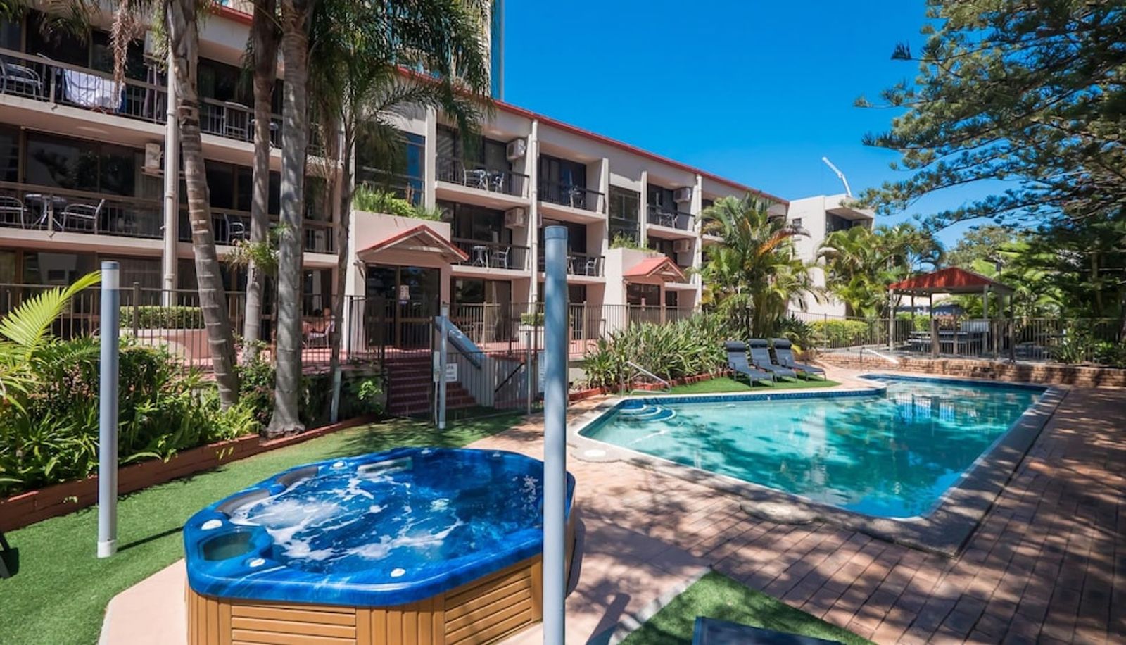 Piscina - Trickett Gardens Holiday Inn