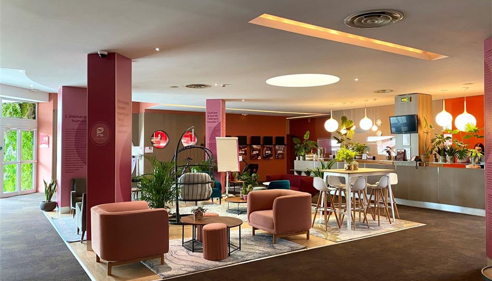 Lobby - Best Western Plus Paris Saclay