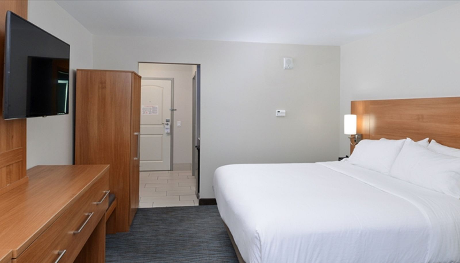Room - Holiday Inn Express & Suites LEXINGTON - HAMBURG AREA by IHG