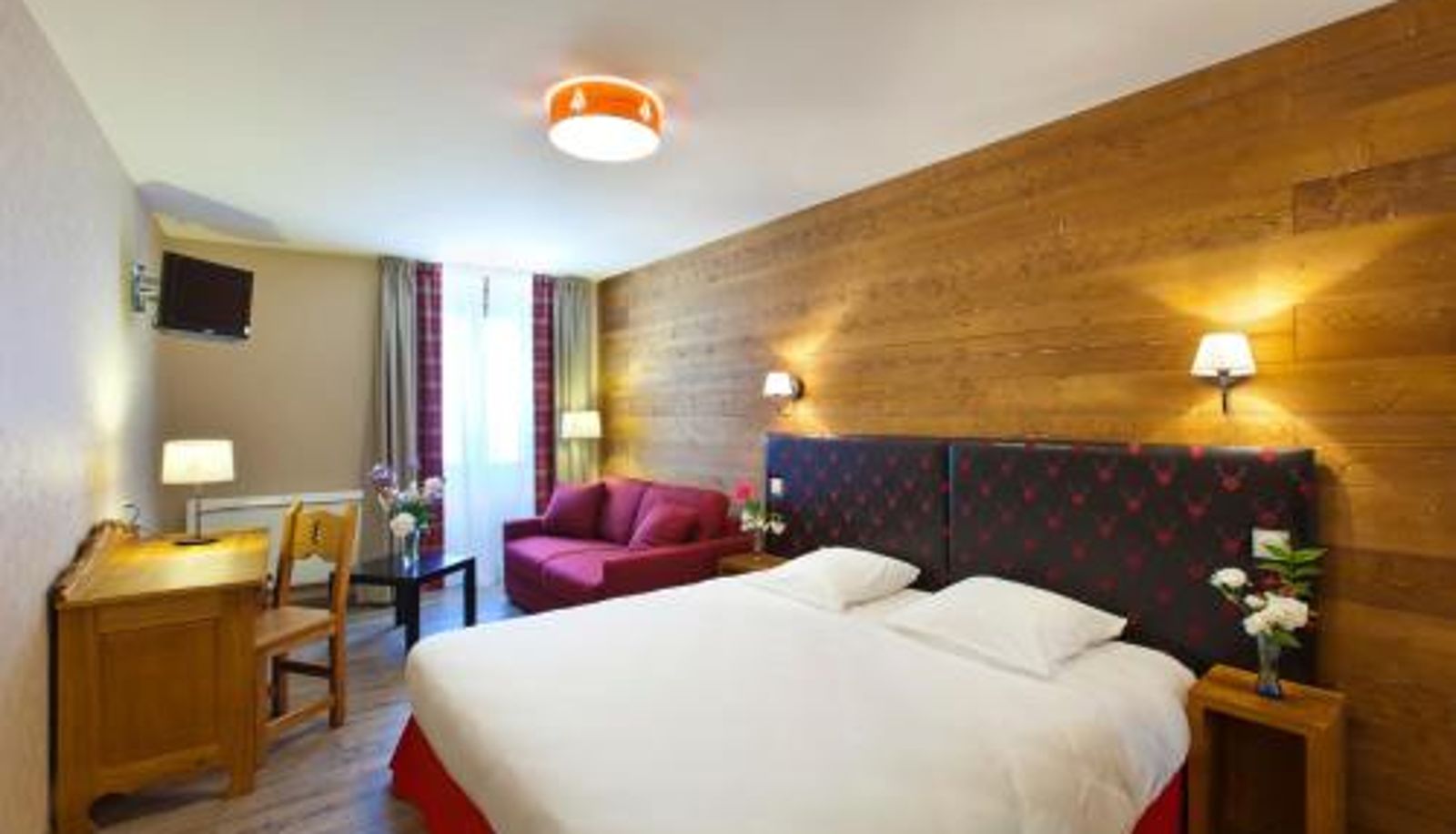 Camera - Logis Hôtel LBB - les 2 lacs Logis