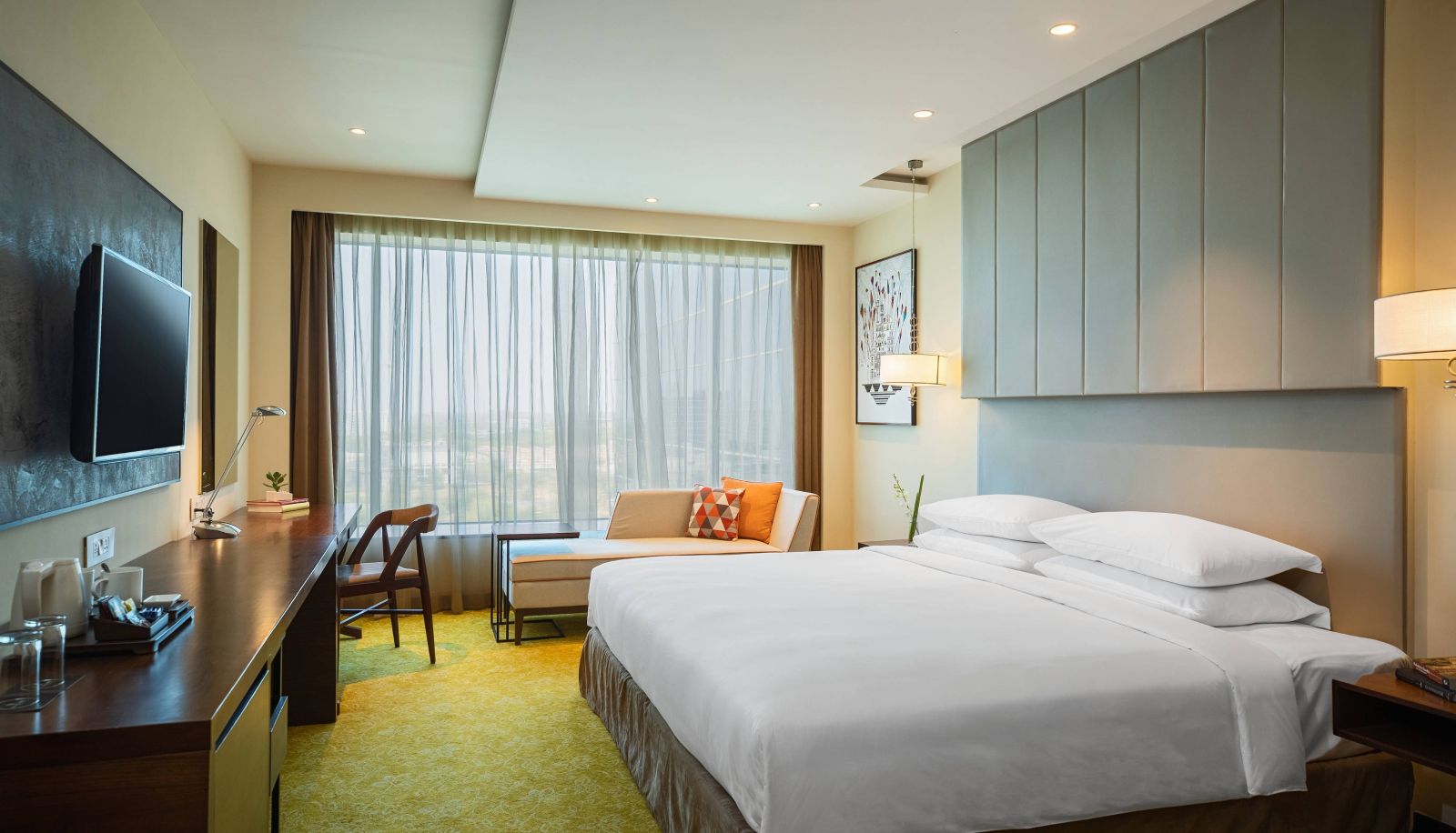 Room - Renaissance Ahmedabad Hotel