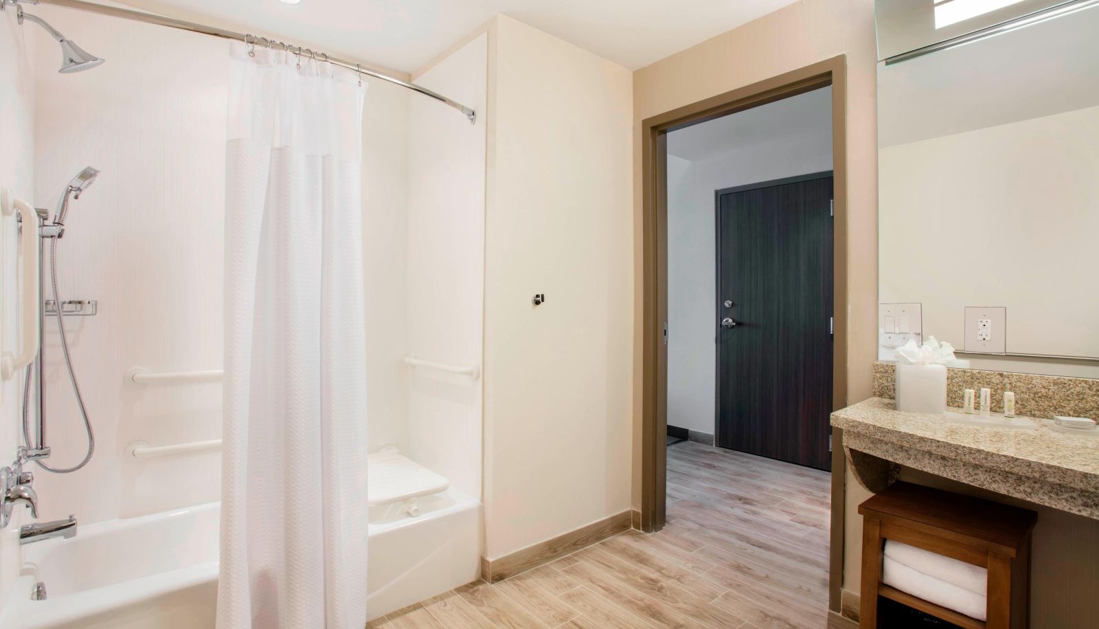 Room - Courtyard by Marriott Faro Blanco Resort