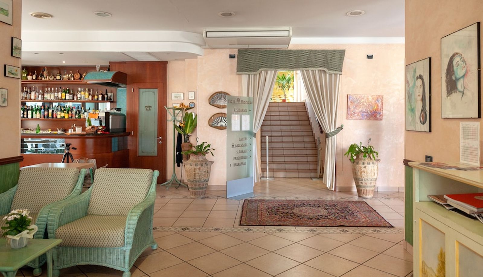 Hall - Hotel Mondial