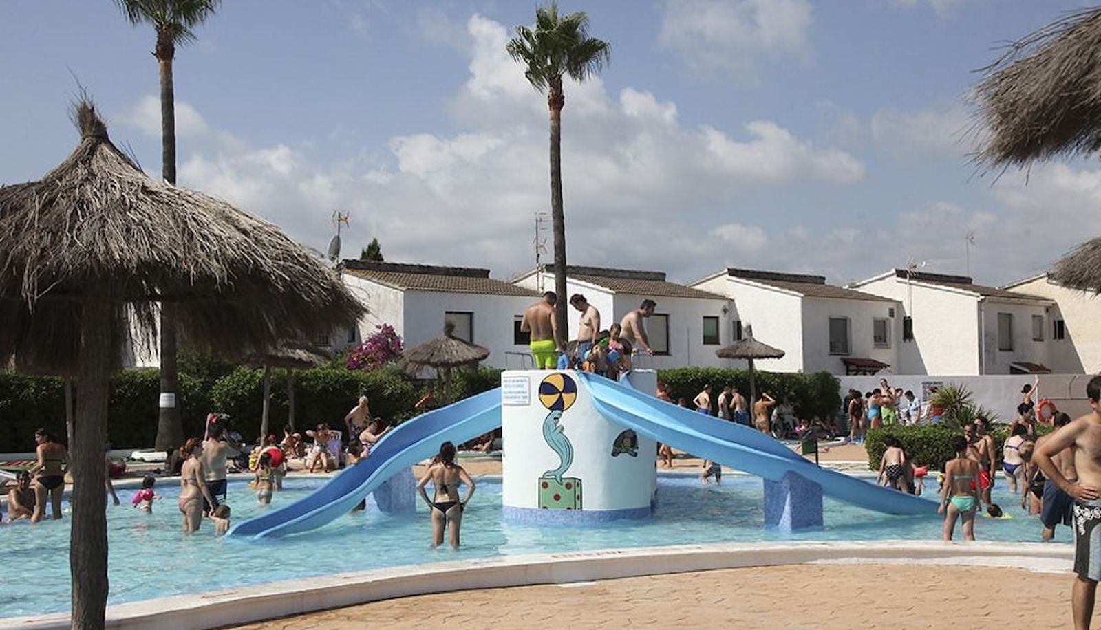 Piscina - Aparthotel Acualandia