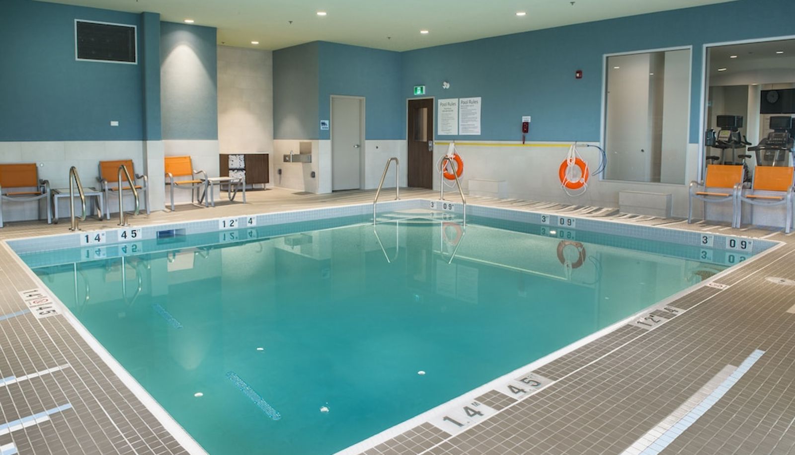 Piscina - Holiday Inn Express & Suites VICTORIA - COLWOOD by IHG