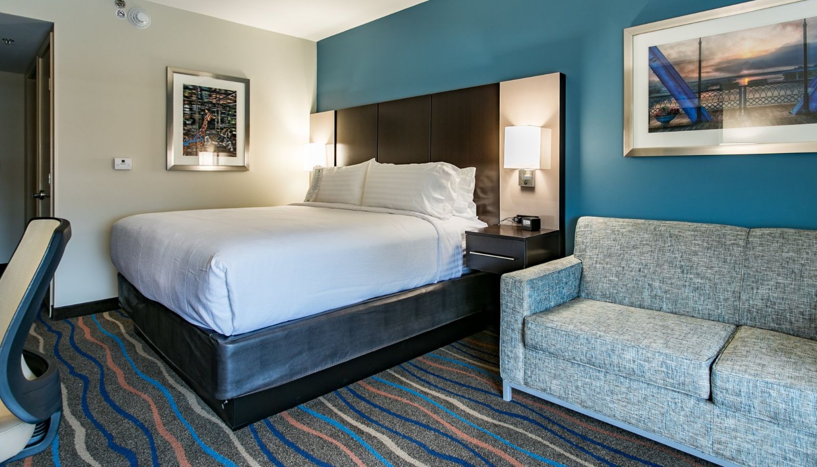 Room - Holiday Inn & Suites CHATTANOOGA DOWNTOWN by IHG
