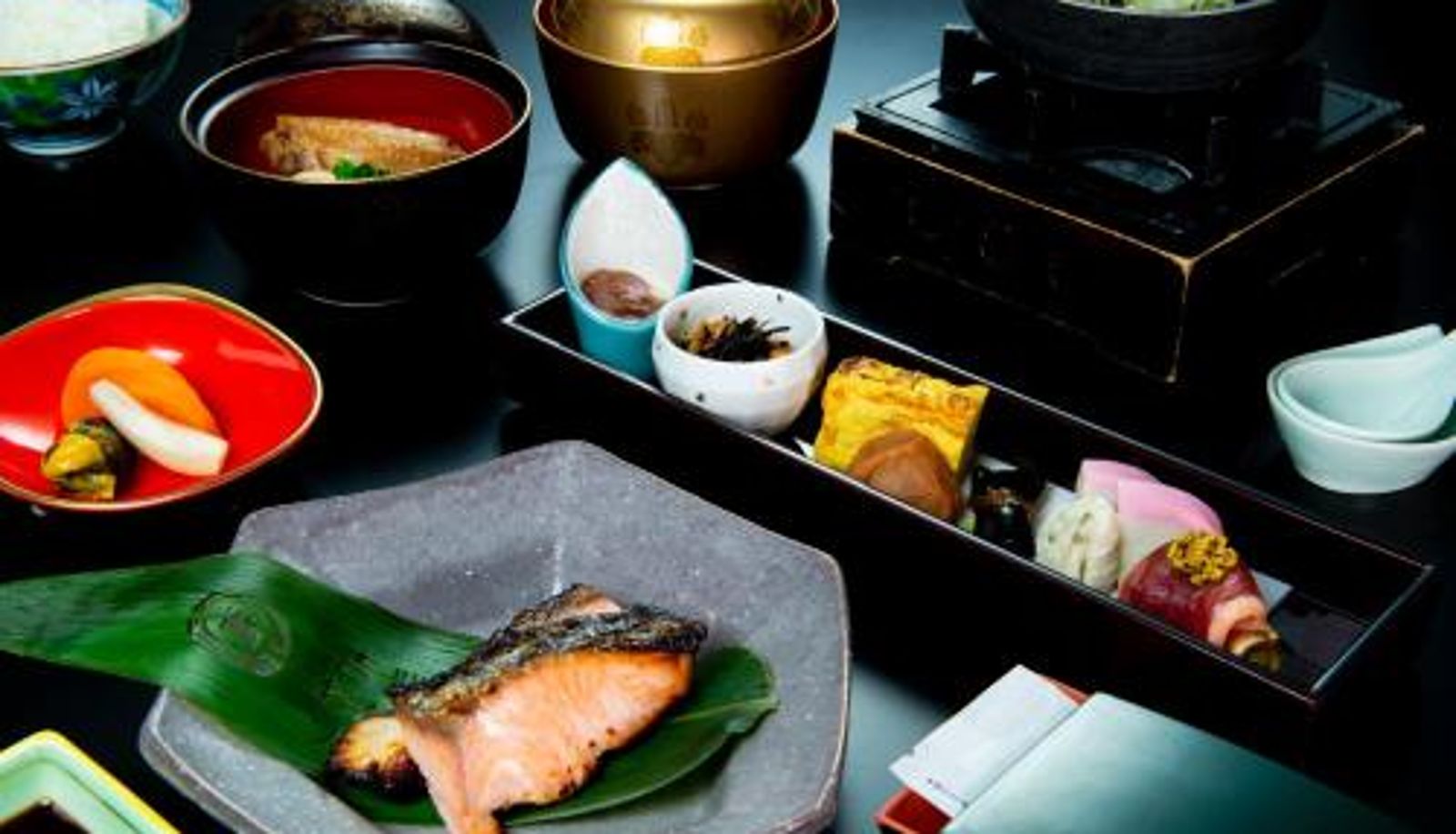 Salle de petit-déjeuner dans le restaurant - Yoshiike Ryokan