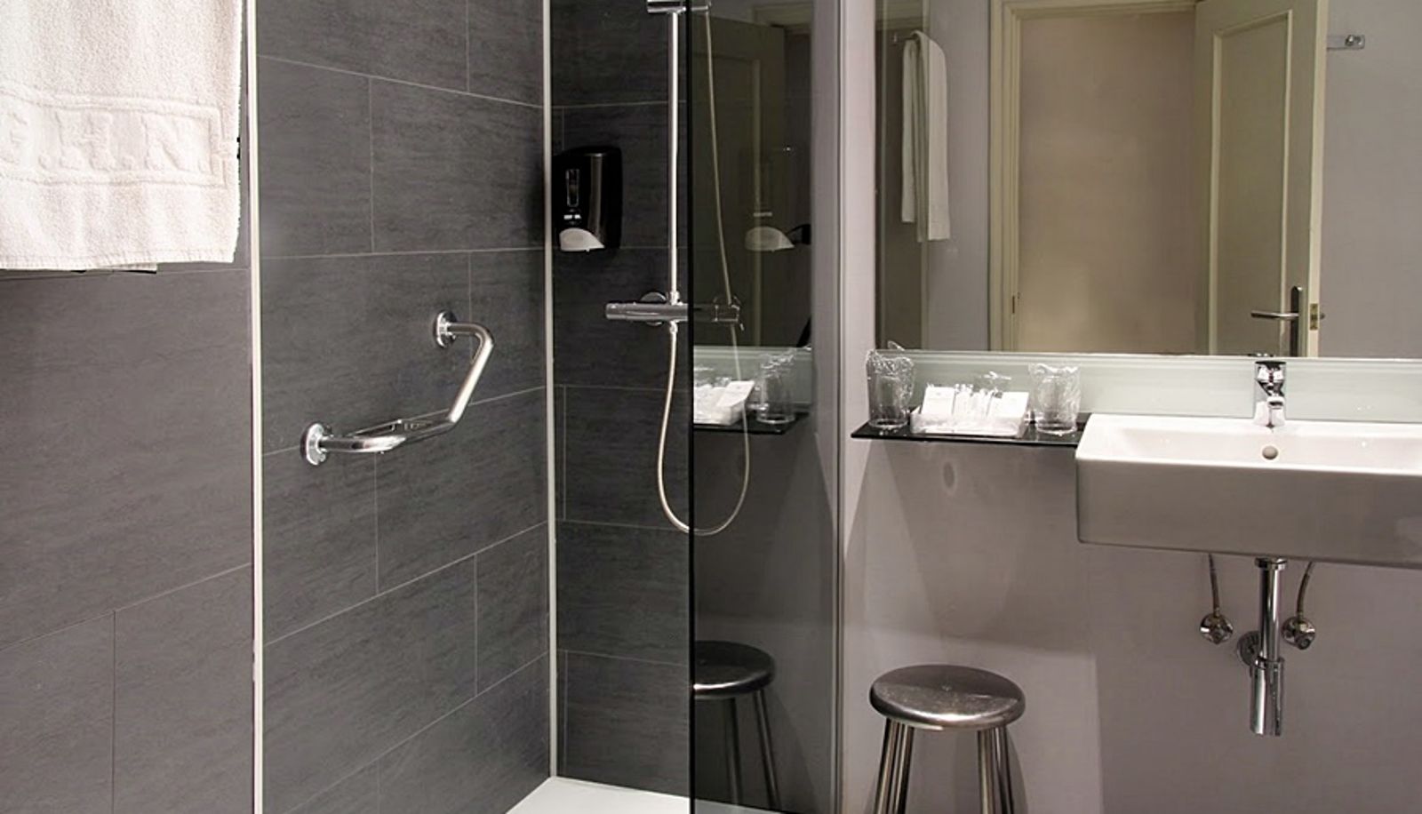 Informacje - HOTEL CONDE DUQUE BILBAO