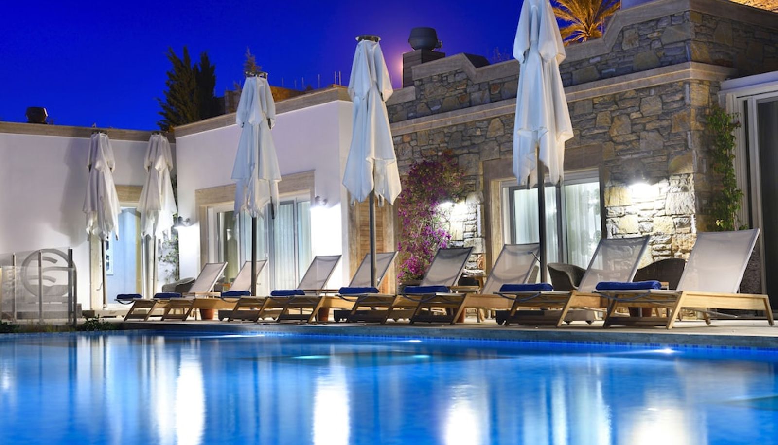 Piscina - Regnum Escana Boutique Hotel